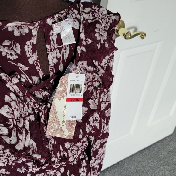 NWT! Sexy Floral Romper - Picture 4 of 6